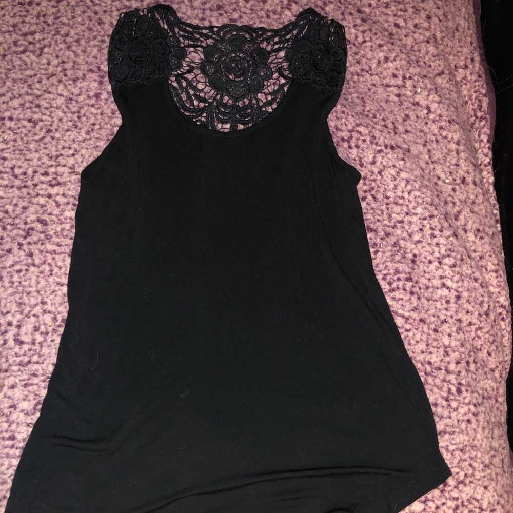 Cable & gauge black tank top